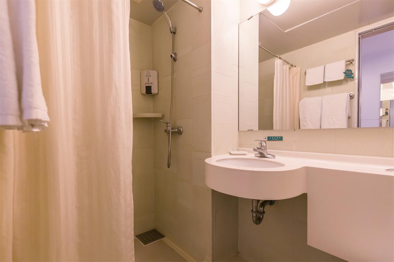 Jinjiang Inn Yibin Zhongshan Street Екстер'єр фото